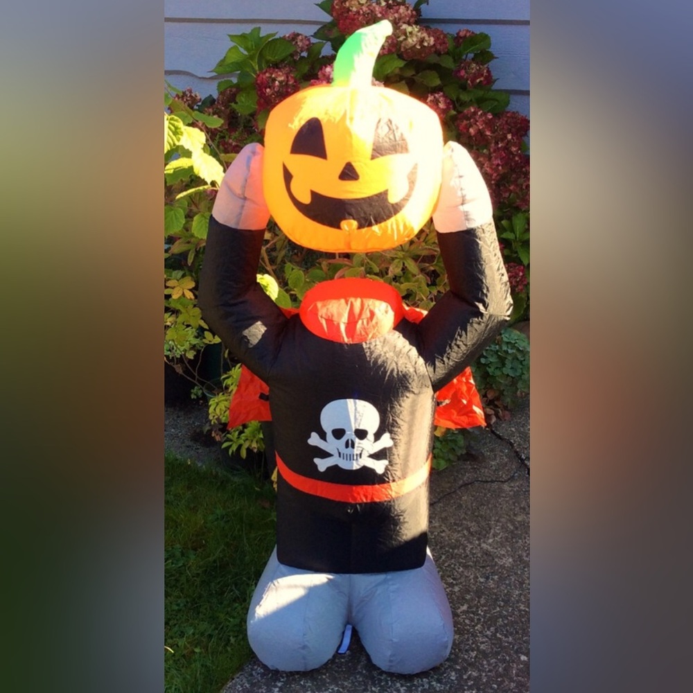 Halloween inflatable headless ghoul